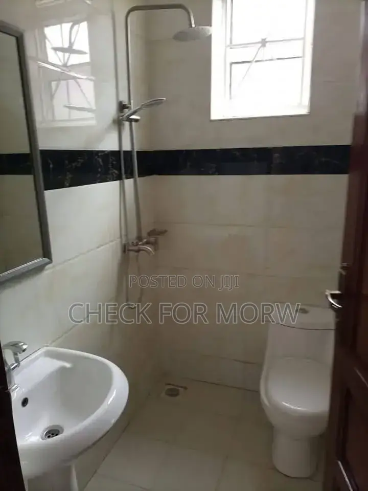 5bdrm Duplex in Bugolobi, Central Division for rent