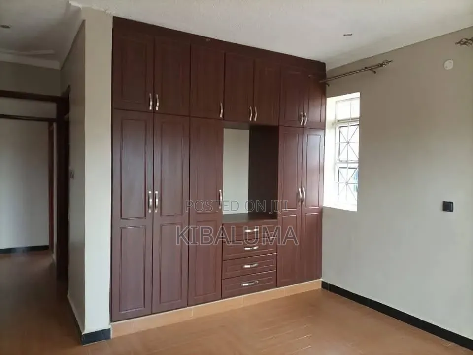 5bdrm Duplex in Bugolobi, Central Division for rent