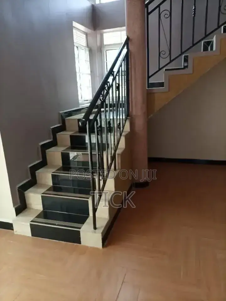 5bdrm Duplex in Bugolobi, Central Division for rent