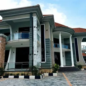 5bdrm Duplex in Kyanja, Central Division for rent