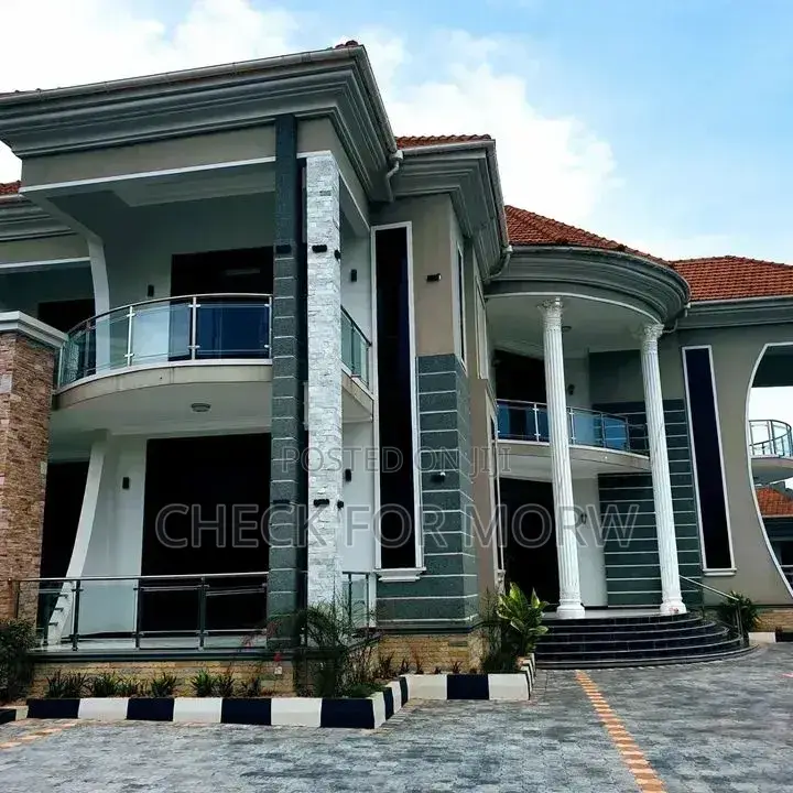 5bdrm Duplex in Kyanja, Central Division for rent