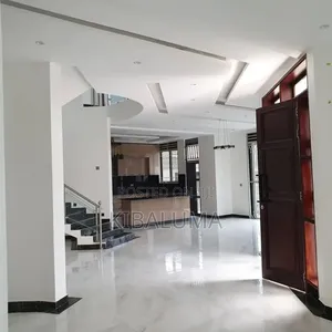 5bdrm Duplex in Kyanja, Central Division for rent