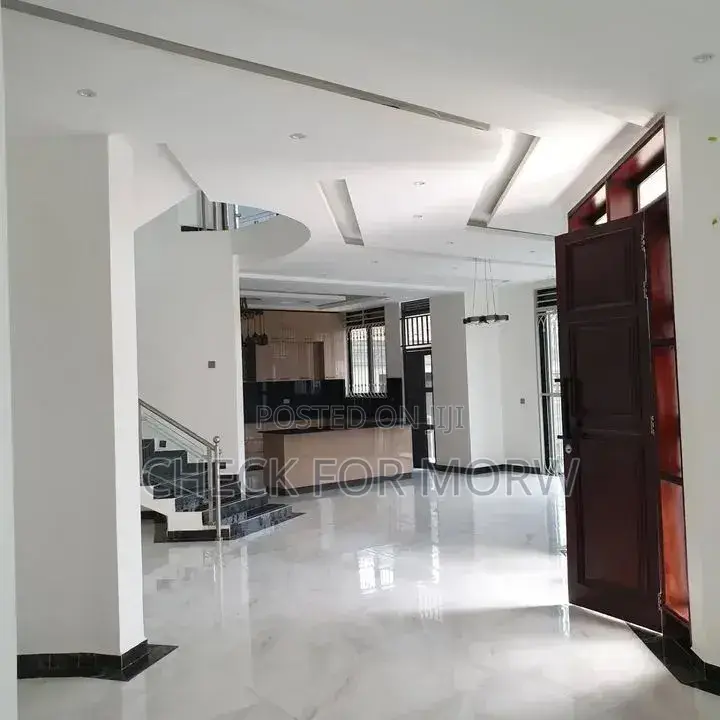 5bdrm Duplex in Kyanja, Central Division for rent