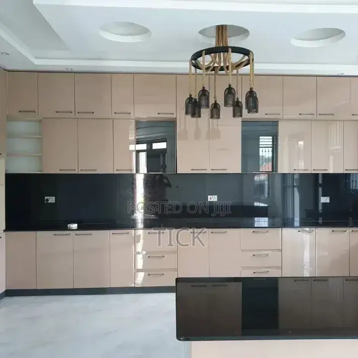 5bdrm Duplex in Kyanja, Central Division for rent
