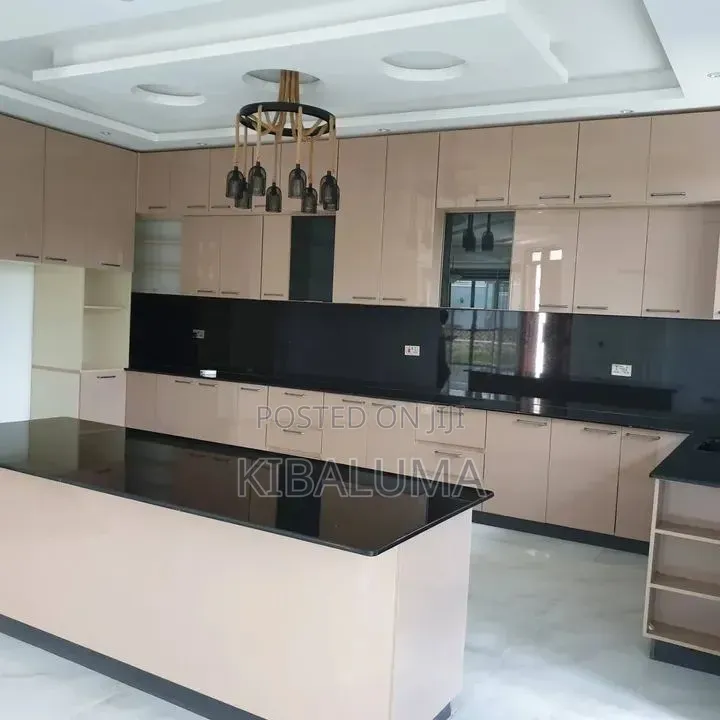 5bdrm Duplex in Kyanja, Central Division for rent