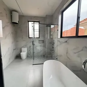 5bdrm Duplex in Munyonyo, Central Division for rent