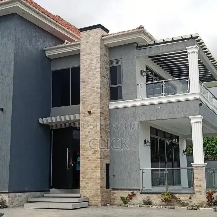 5bdrm Duplex in Muyenga, Central Division for rent