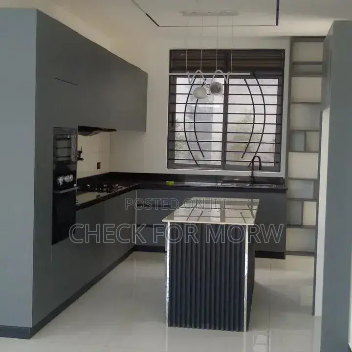 5bdrm Duplex in Muyenga, Central Division for rent