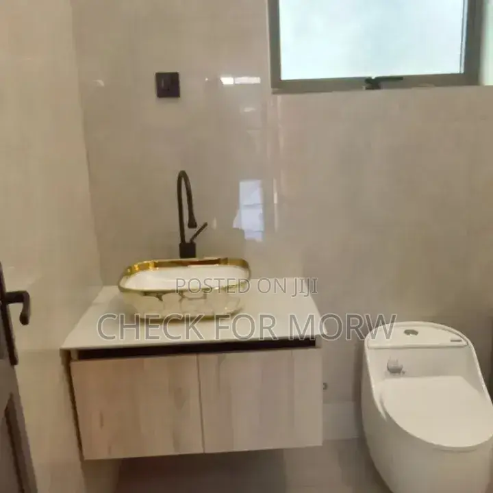 5bdrm Duplex in Muyenga, Central Division for rent
