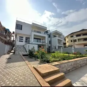 5bdrm Duplex in Bunga, Central Division for rent
