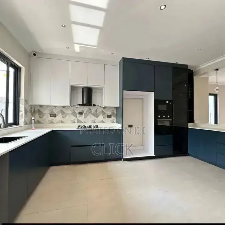 5bdrm Duplex in Bunga, Central Division for rent
