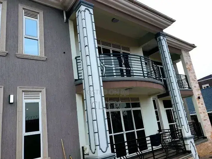 5bdrm Duplex in Buziga, Central Division for rent
