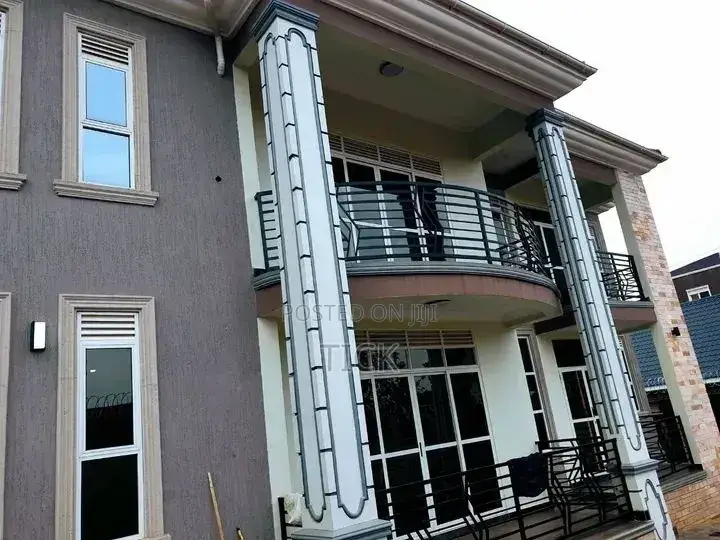 5bdrm Duplex in Buziga, Central Division for rent