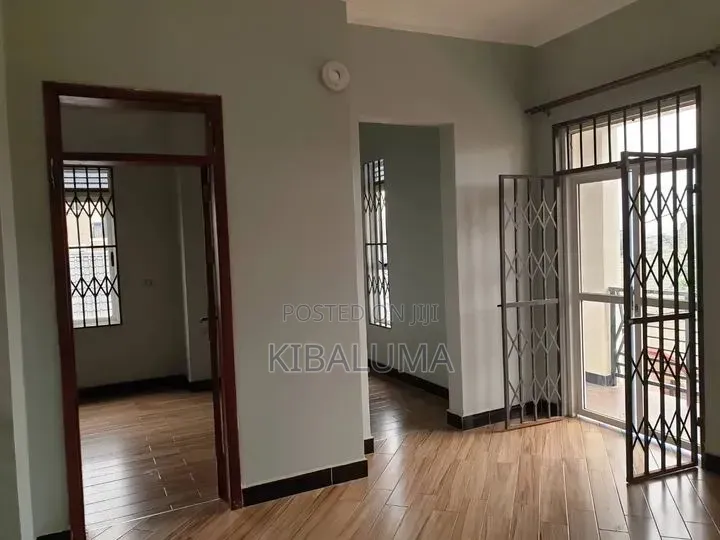 5bdrm Duplex in Buziga, Central Division for rent