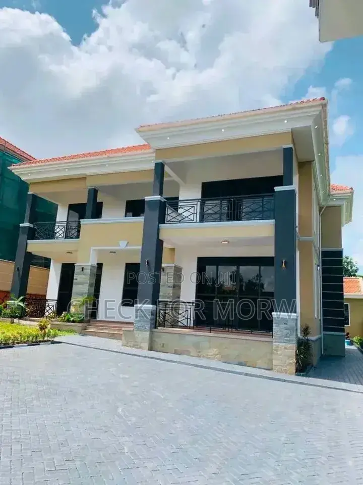 5bdrm Duplex in Buziga, Central Division for rent