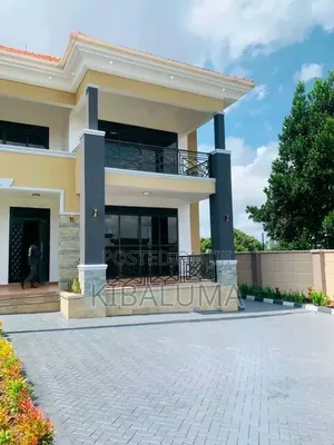 5bdrm Duplex in Buziga, Central Division for rent