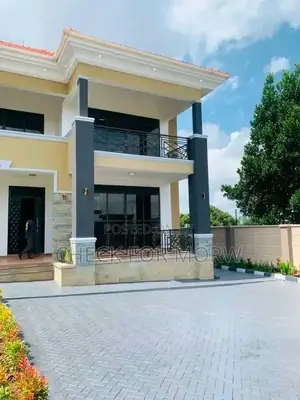 5bdrm Duplex in Buziga, Central Division for rent