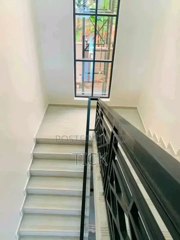 5bdrm Duplex in Buziga, Central Division for rent