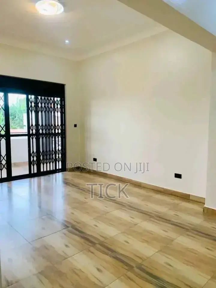 5bdrm Duplex in Buziga, Central Division for rent