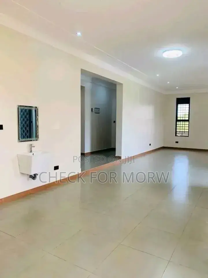 5bdrm Duplex in Buziga, Central Division for rent