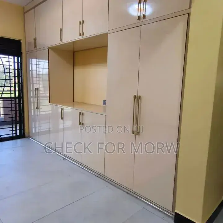 5bdrm Duplex in Buziga, Central Division for rent