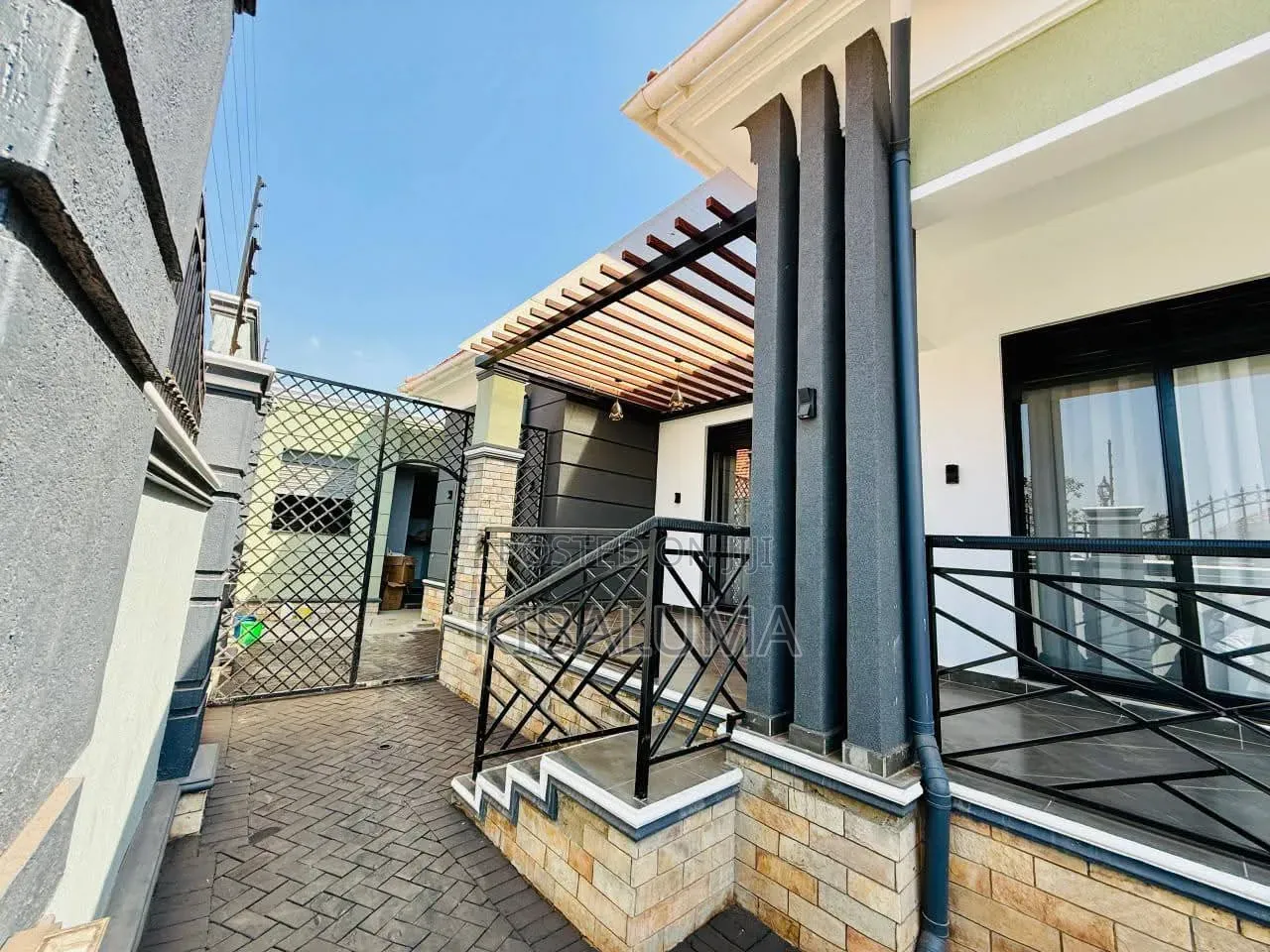 4bdrm House in Kira, Central Division for sale