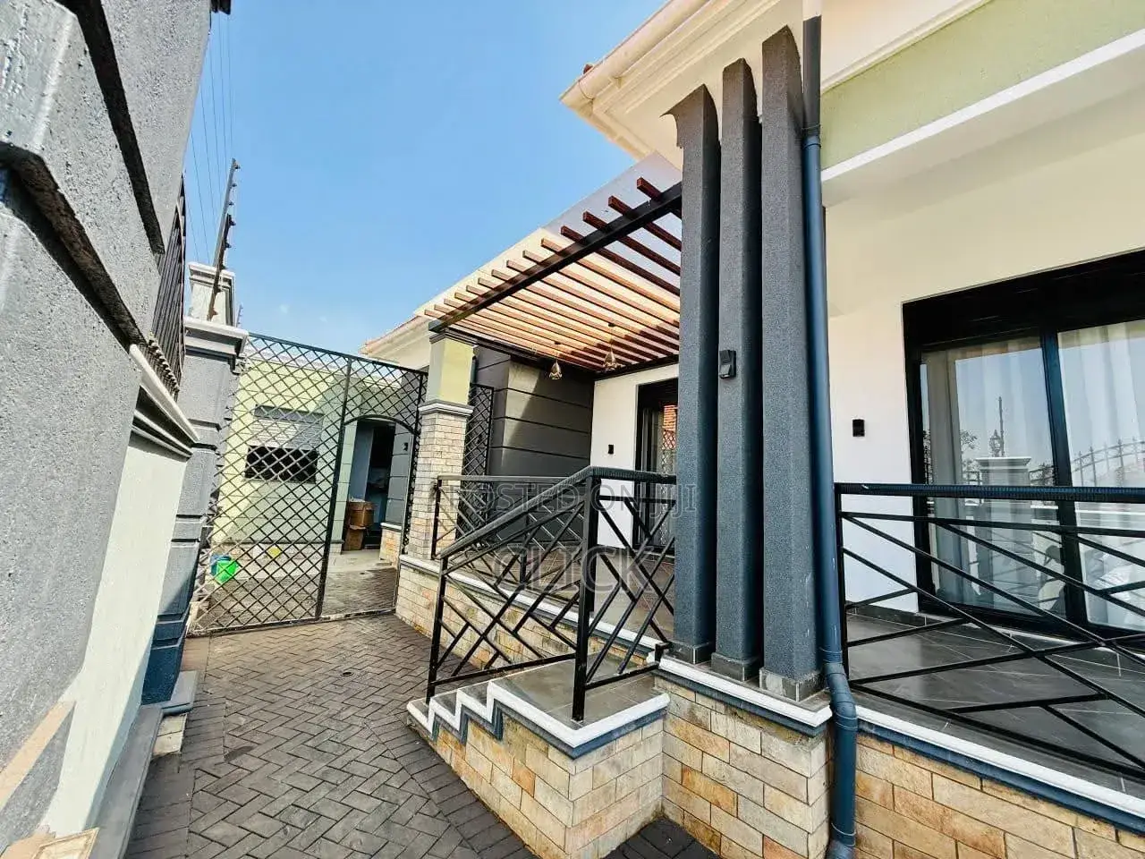 4bdrm House in Kira, Central Division for sale
