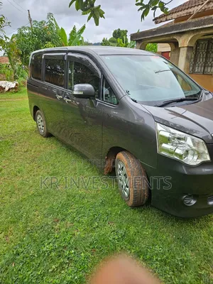 Toyota Noah 2.0 143hp AWD (8 Seater) 2012 Gray