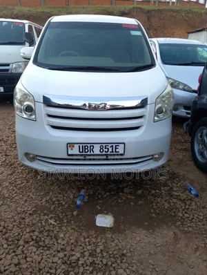 Toyota Noah 2010 White