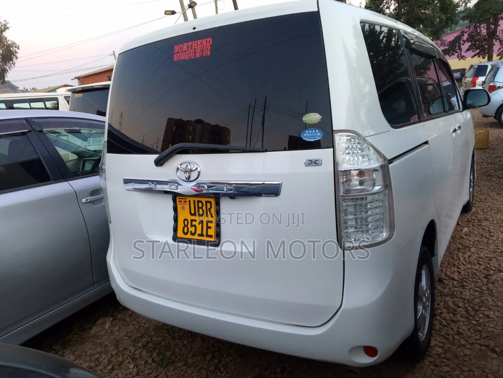 Toyota Noah 2010 White