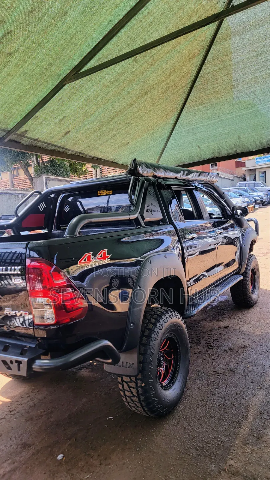 Toyota Hilux SR 4x4 2017 Black