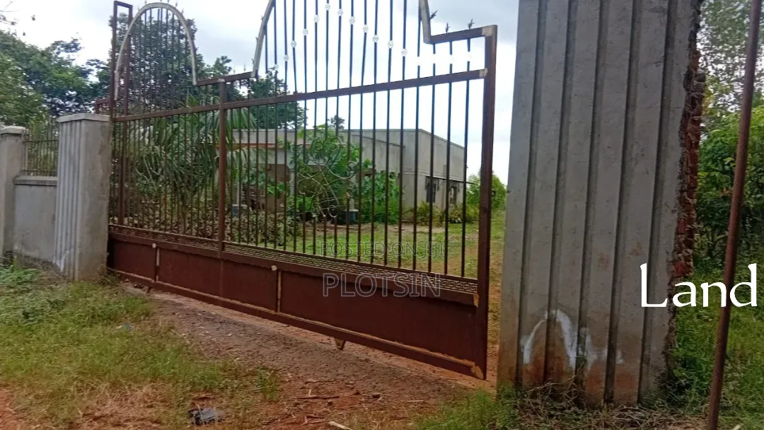 2.5 Acres With a Machine Drilled Borehole,On River Nile,Jinja District