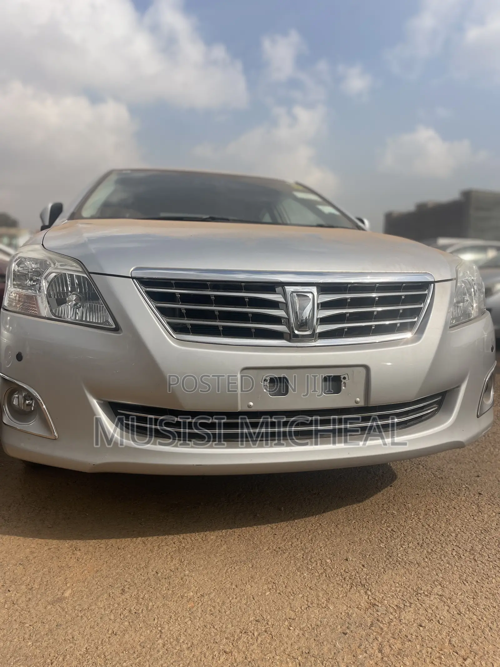 Toyota Premio 1.8 FWD 2013 Silver