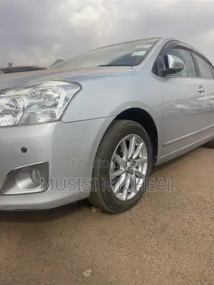 Toyota Premio 1.8 FWD 2013 Silver