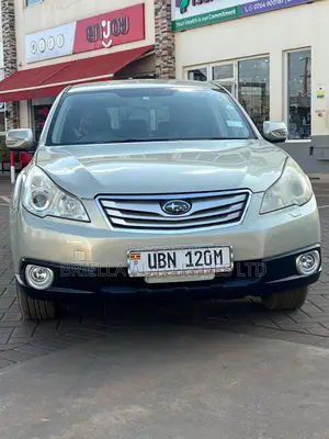 Subaru Outback 2010 Gold