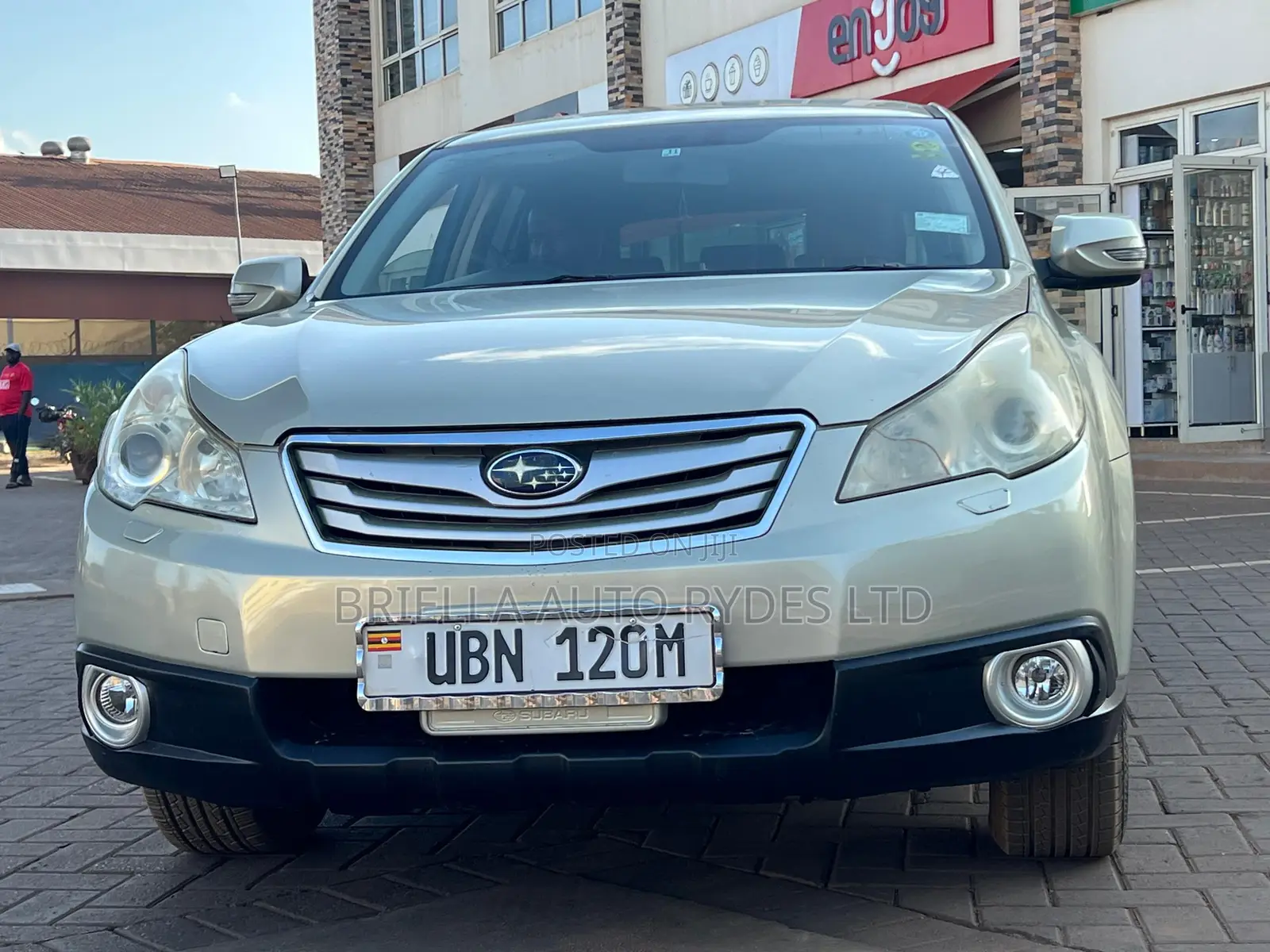 Subaru Outback 2010 Gold