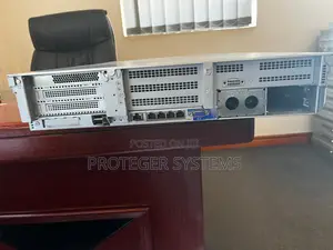 Server HP ProLiant DL 380 G10 4210R 16GB Intel Xeon HDD+SSD 2T