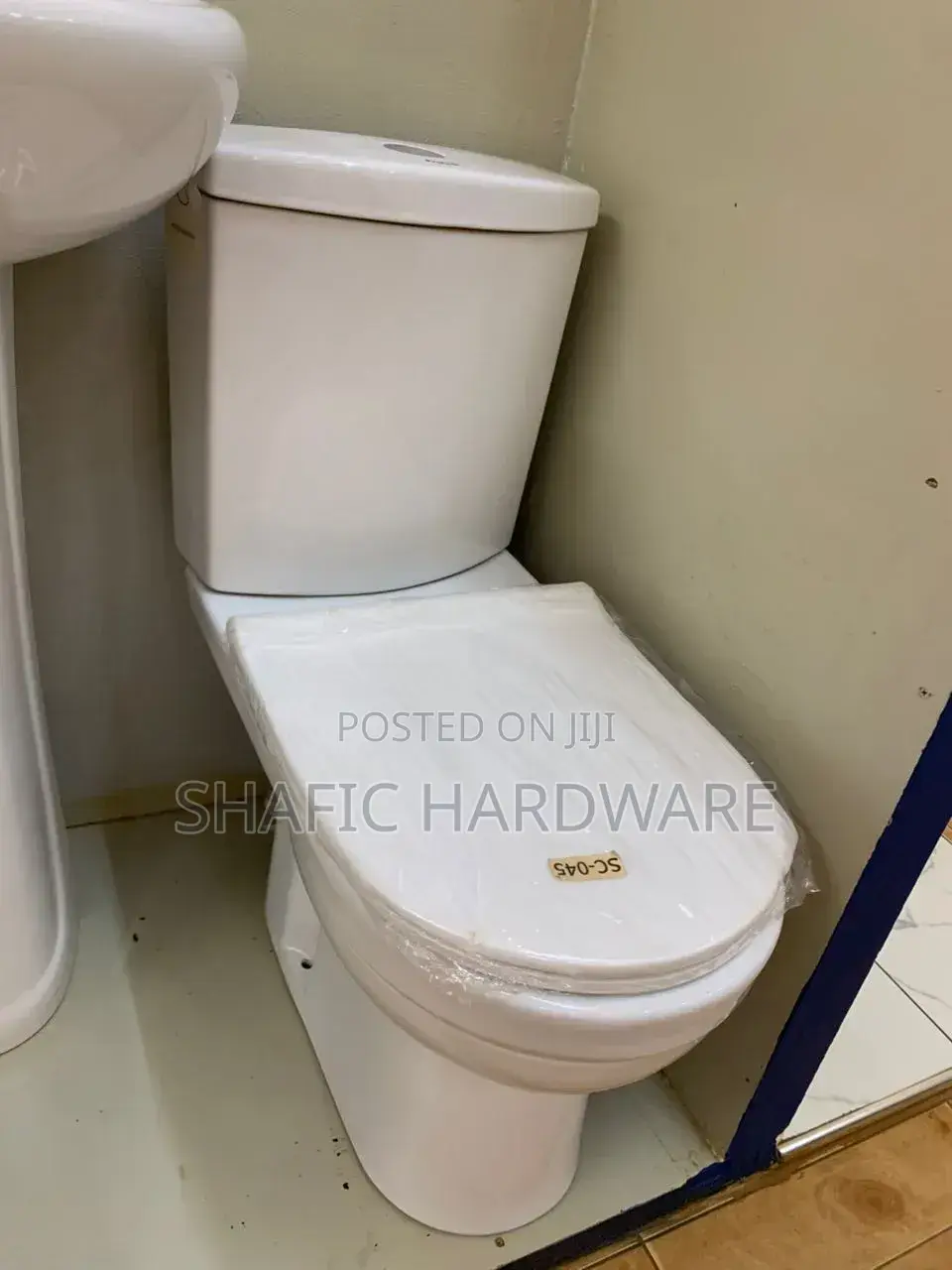 Toilet Seat Complete/With Pan Connector, Flexible Tub,Angle V, Bolt
