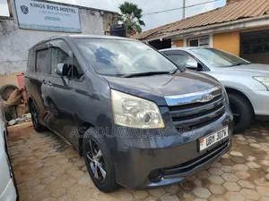 Toyota Noah 2009 Gray