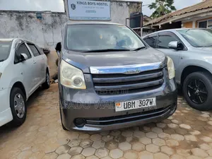 Toyota Noah 2009 Gray