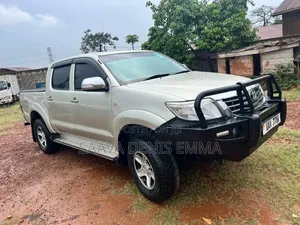 Toyota Hilux 2008 Gold