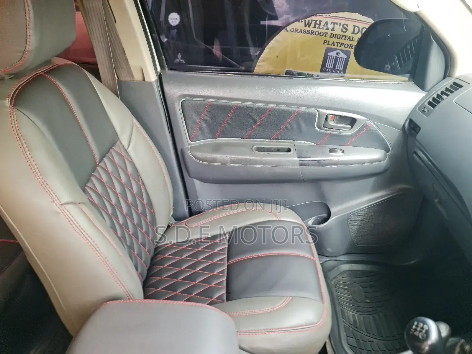 Toyota Hilux SR5 4x4 2014 Gold