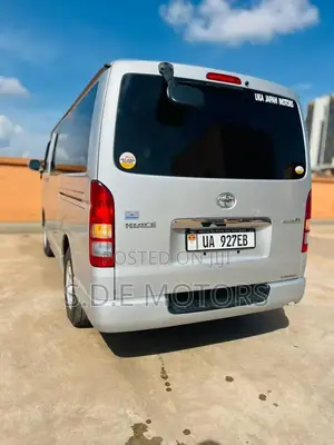 Toyota HiAce 2016 Silver