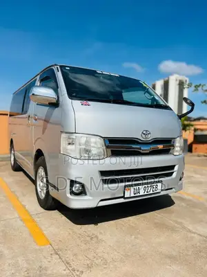 Toyota HiAce 2016 Silver