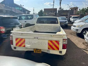 Toyota Hilux 1998 White