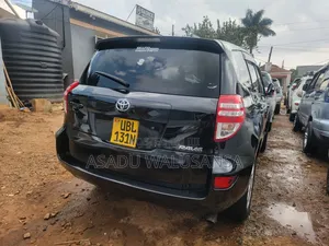 Toyota RAV4 2010 Black