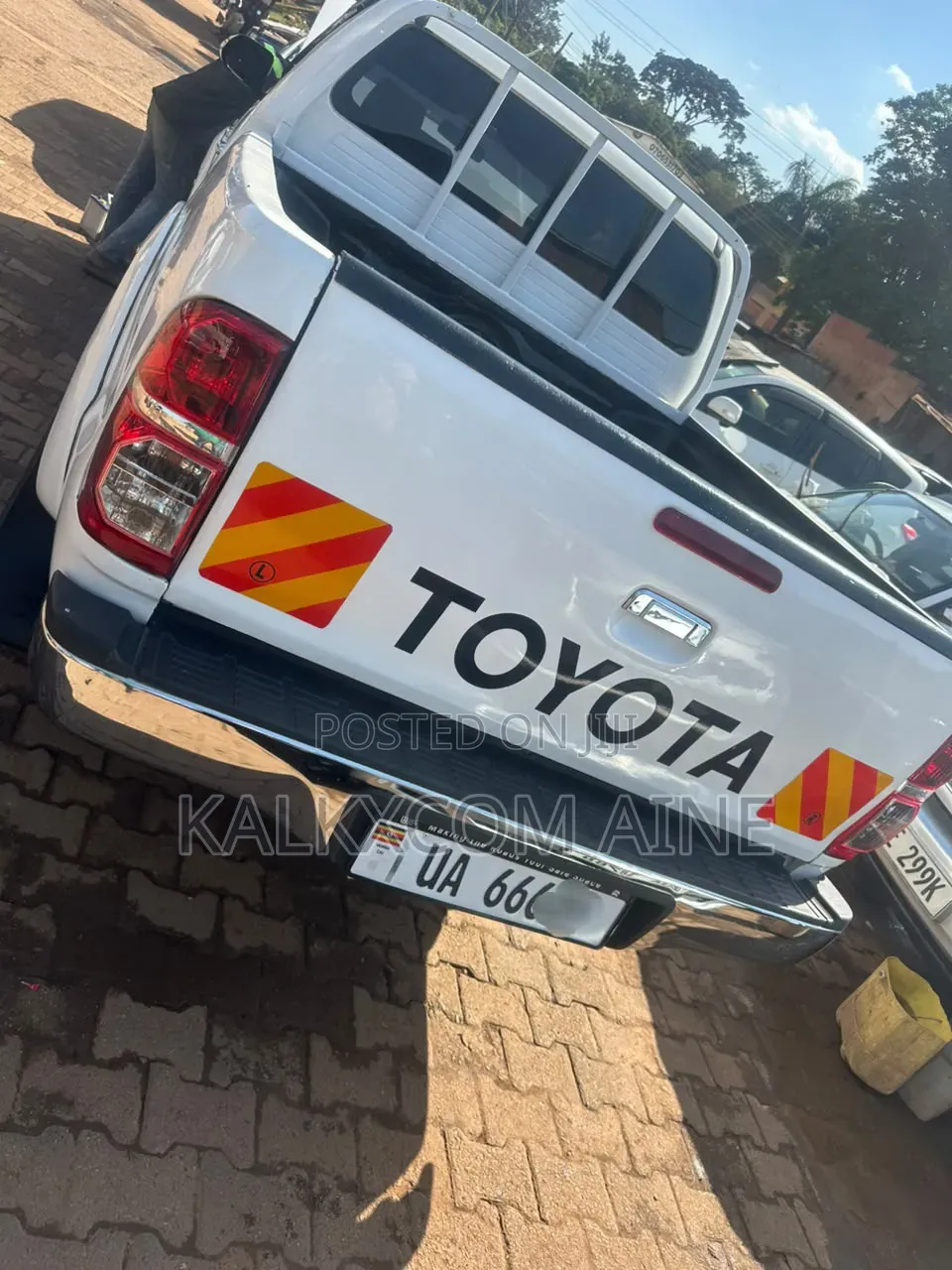 Toyota Hilux 2013 White
