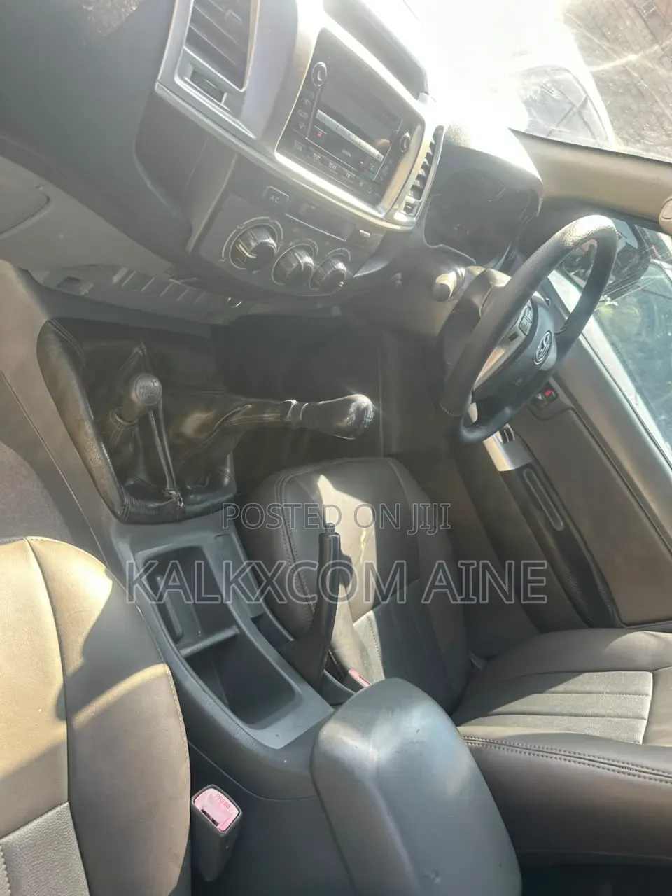 Toyota Hilux 2013 White