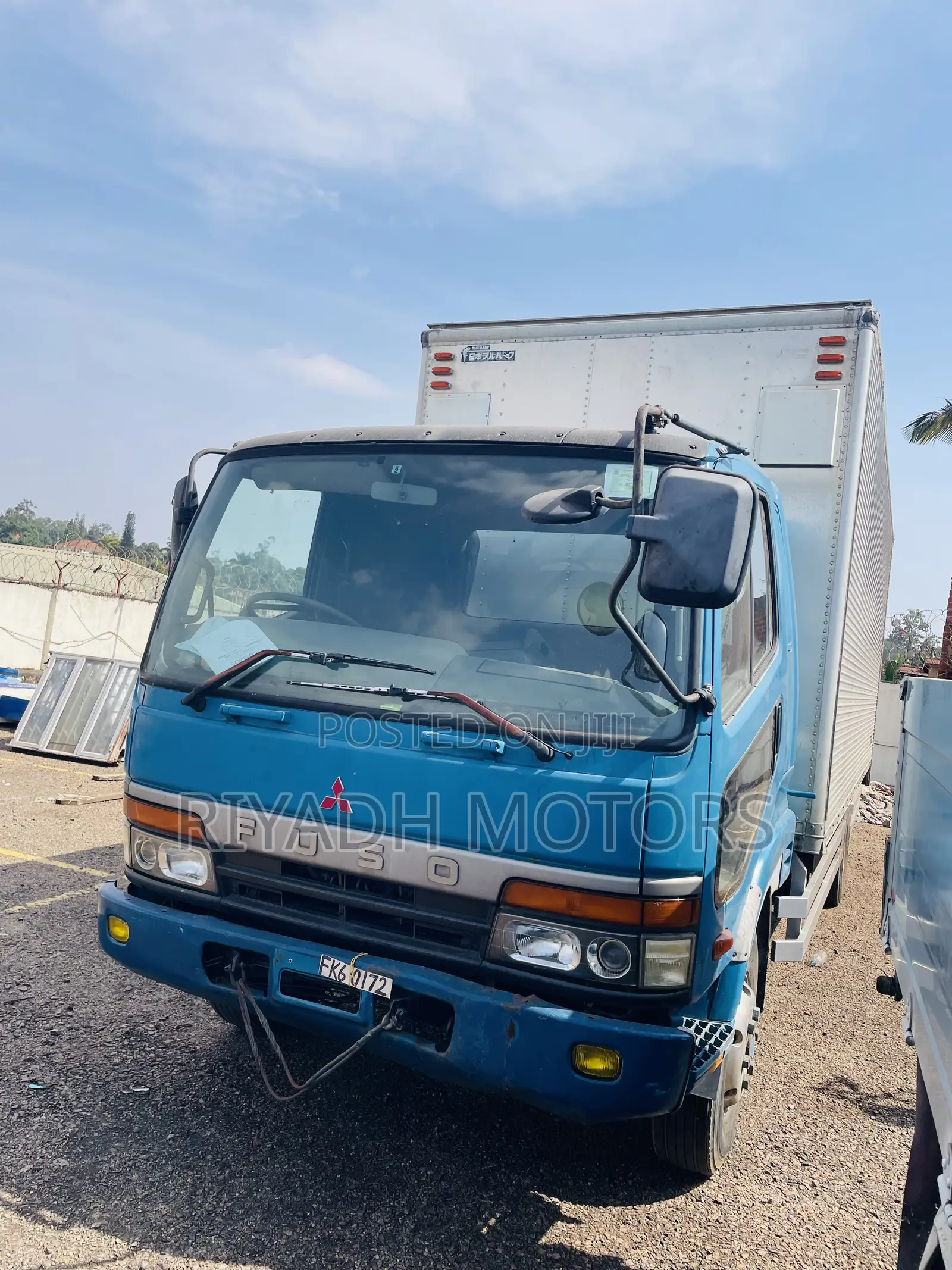 Fuso Fighter Blue Color 20ft