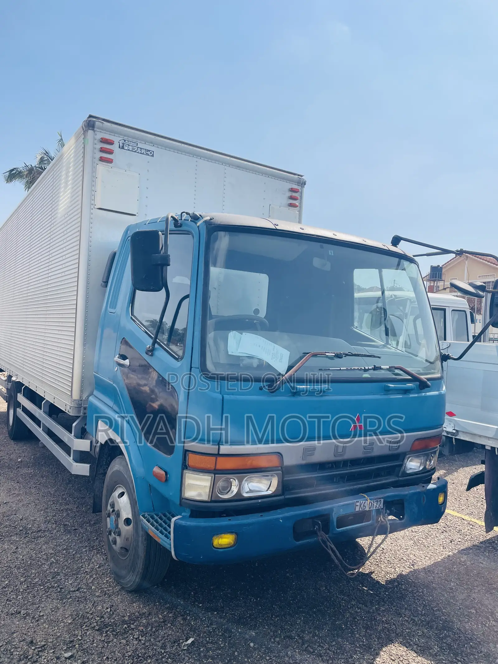 Fuso Fighter Blue Color 20ft